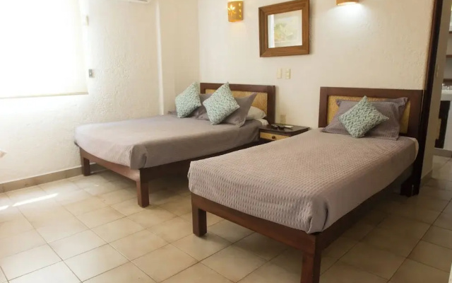 Apt. with Jacuzzi Ixt. Zihuatanejo 3 BR