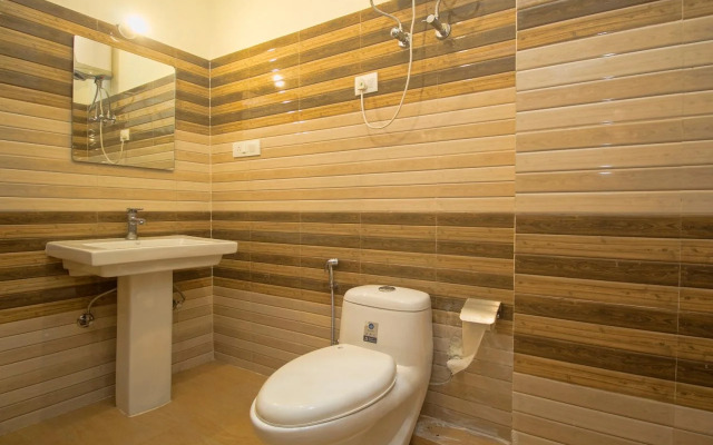 Taktse Continental by OYO Rooms
