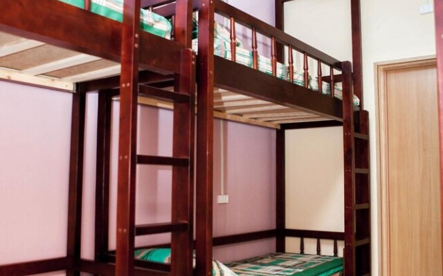 Hostel Polite Elk Voykovskaya
