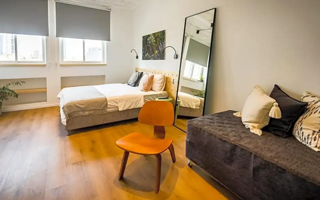 Domus Metro Hotel