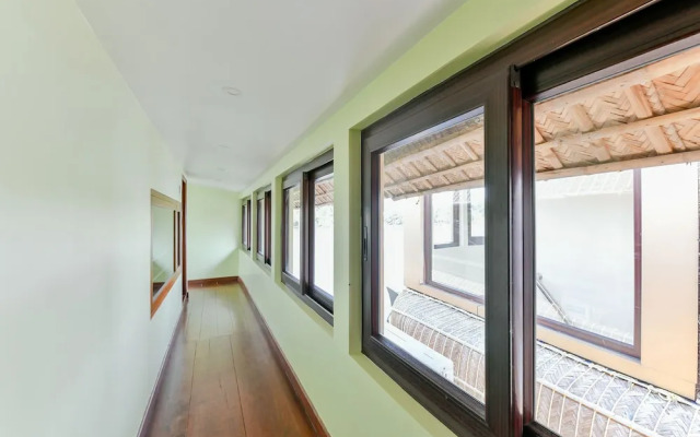 Oyo 22759 Houseboat Luxury Smart Gold 6 Bhk