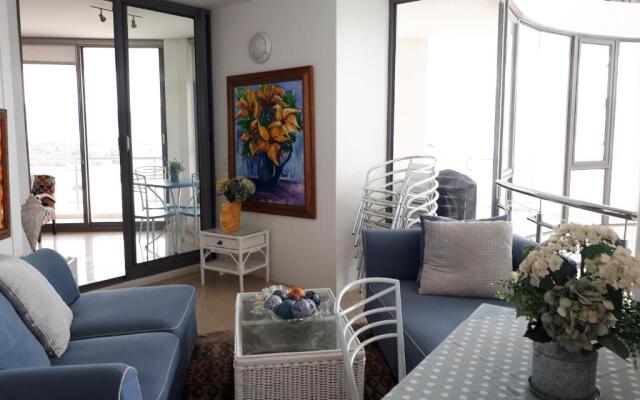 1501 Hibernian Towers Luxury Self Catering Apartment