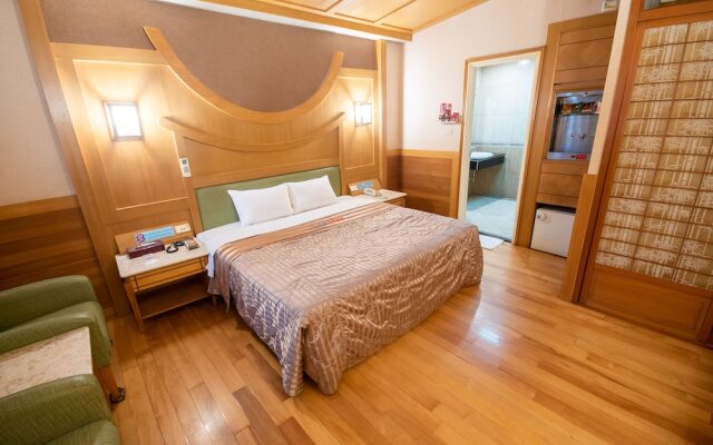 Amazing Golden Hostel