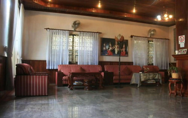 Mom's Guesthouse