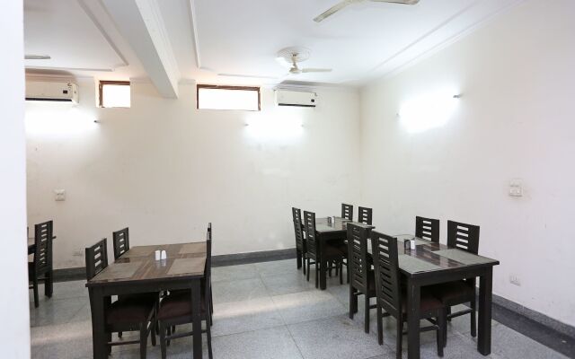 OYO 14015 Diamond Stays