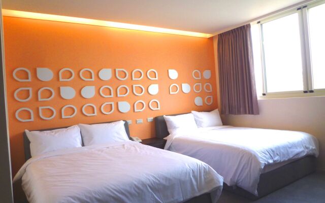 Travel Light Hotel