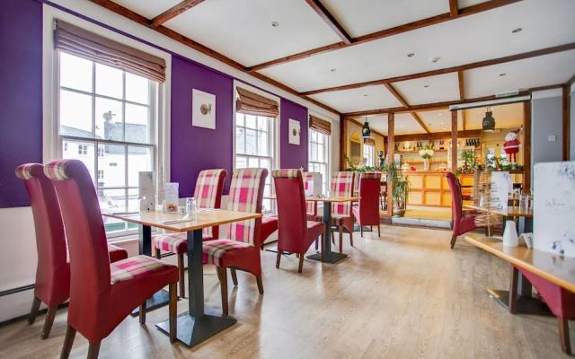The Murray Arms Hotel