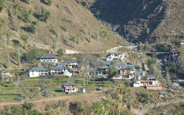 Fabhotel Royal Green Buds