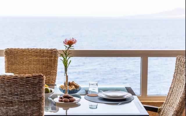 Spacious beach apartment with private parking