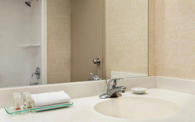 Royal Hotel Calgary, Trademark Collection by Wyndham