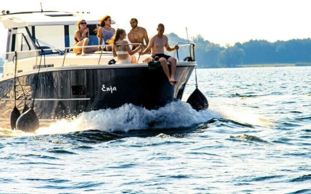 Kuhnle-Tours Hafendorf Müritz