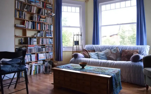 Cosy 1 Bedroom Flat in Quiet Area