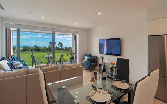 Tahunanui Oceanview Apartment