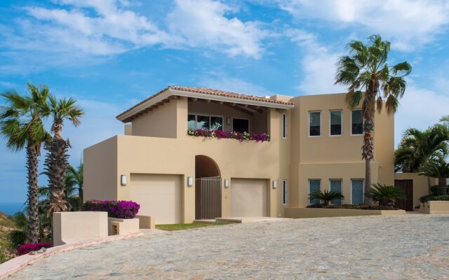 Spacious 5 BR W/amazing Ocean View at Villa del Mar