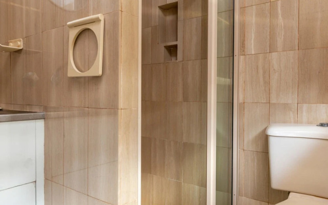 Retreat Beside The Beach - Unit Four