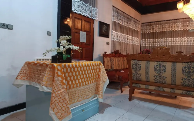 OYO 93706 Penginapan Syariah Hj. Kenan