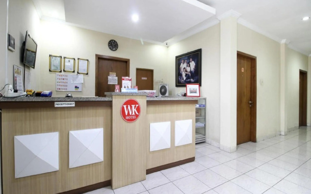RedDoorz Plus near Stadion Mandala Krida