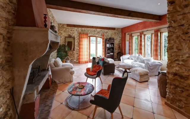 Pleasant Holiday Home in Raizeux With Garden