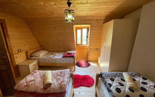 Guesthouse "Gjin Thana"