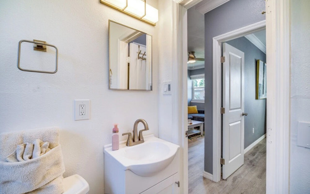 Cozy Melbourne Hideaway Near Beaches, Downtown!