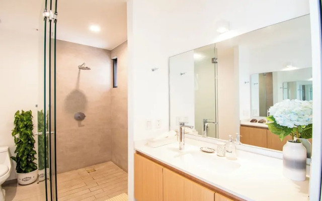 Condo Aria Ocean 206 by Kivoya