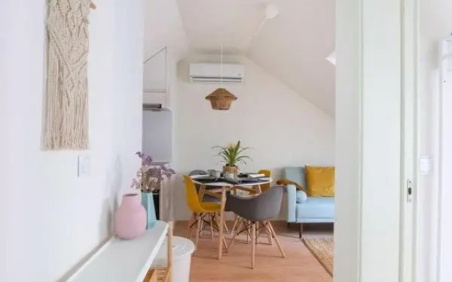 Monsanto Hill House - NO. 565 1E