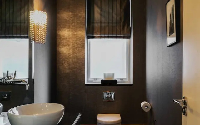 Priory Road by Onefinestay