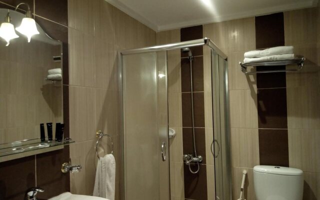 Shayah Suites
