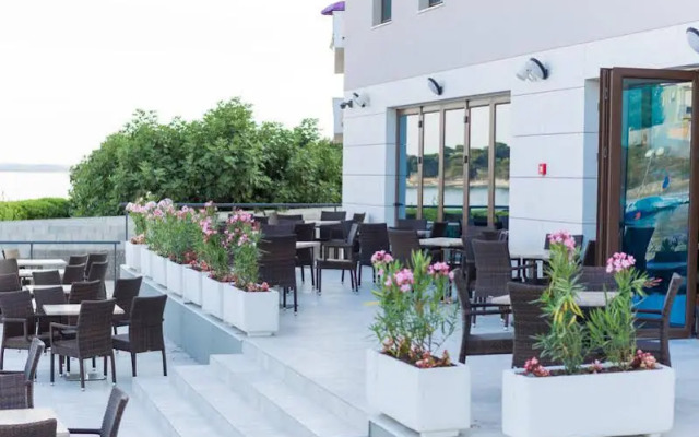 Hotel Petrcane