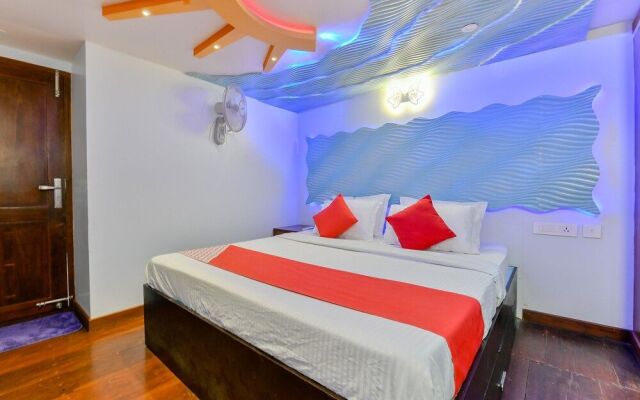 Oyo 22759 Houseboat Luxury Smart Gold 6 Bhk