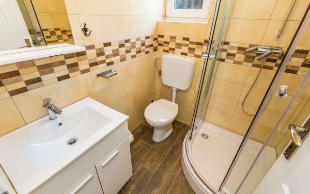 Apartments Makora