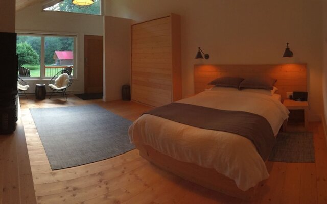 Tweedsmuir Park Lodge