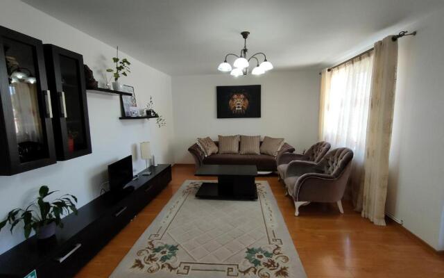 "Apartament"-Casa Genius