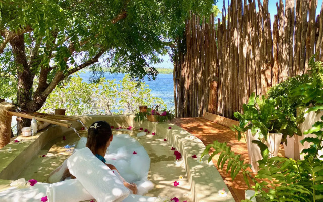 Rock and Sea Resort
