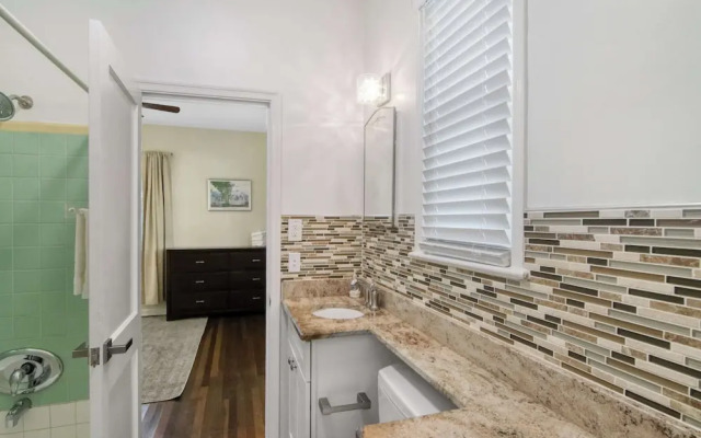 Sun, Shells and Seaspray w/ Lanai