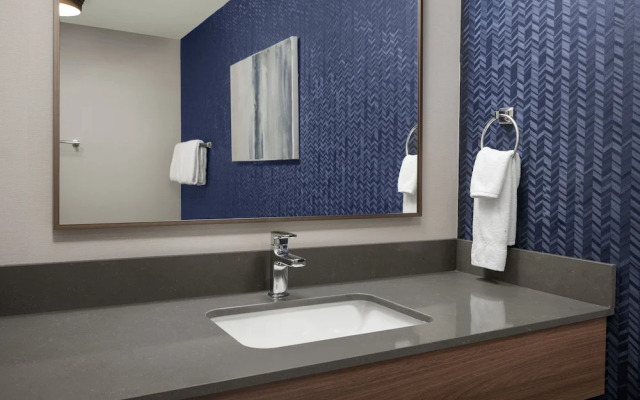 Fairfield Inn & Suites Roanoke North