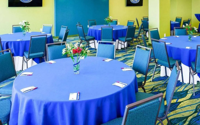 Comfort Suites Beachfront