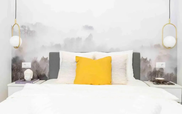 Stunning Views 2BR Intercontinental Flat