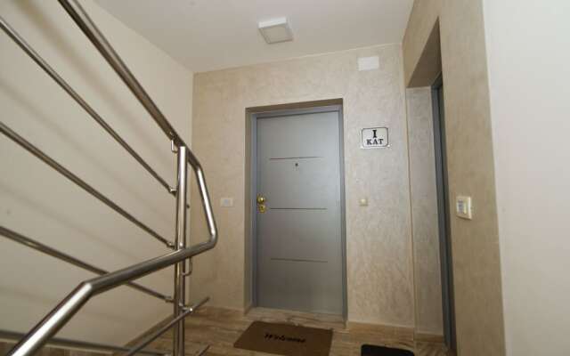Apartments Leone