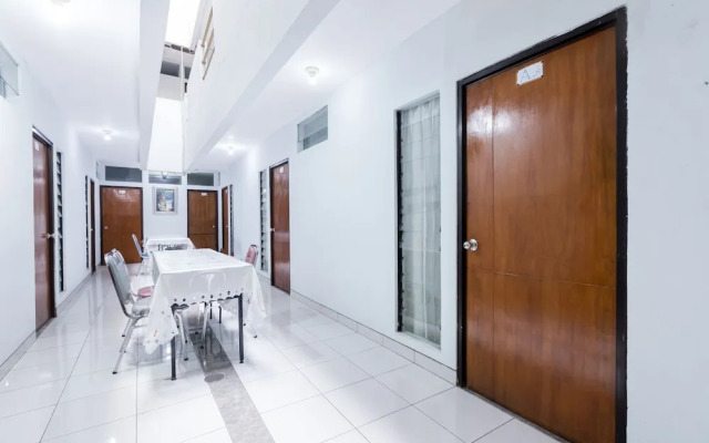 Cemara Gading by OYO Rooms