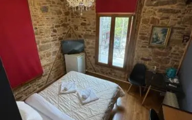 Ionia rooms