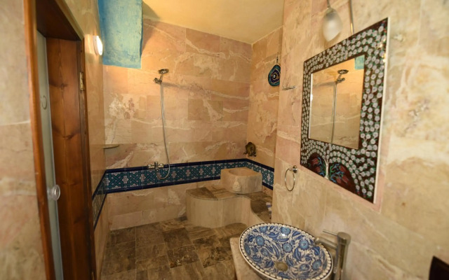 Canela Cave Hotel