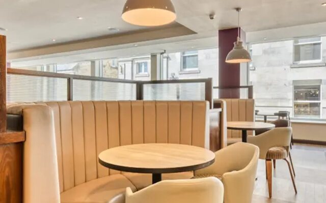 Premier Inn Edinburgh Cc - Waverley