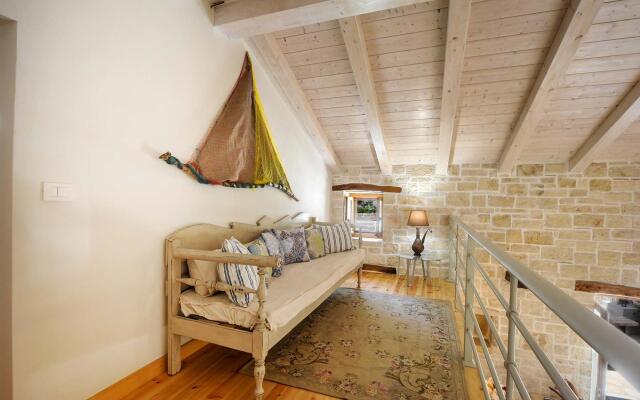 Leonora House