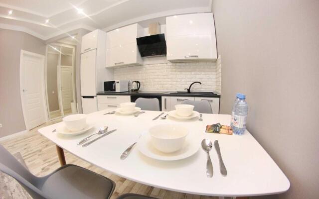 Ujutnye apartamenty na Navoi 208/6