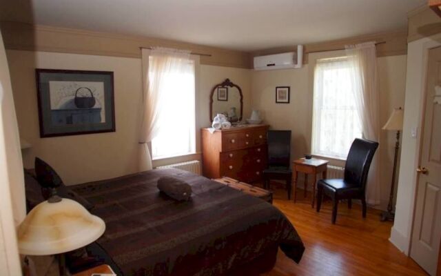 Au Manoir de la rue Merry