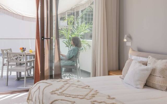 Cine Park Residence by An Island Apart