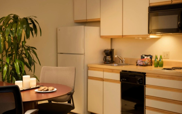 Larkspur Landing Extended Stay Suites Renton