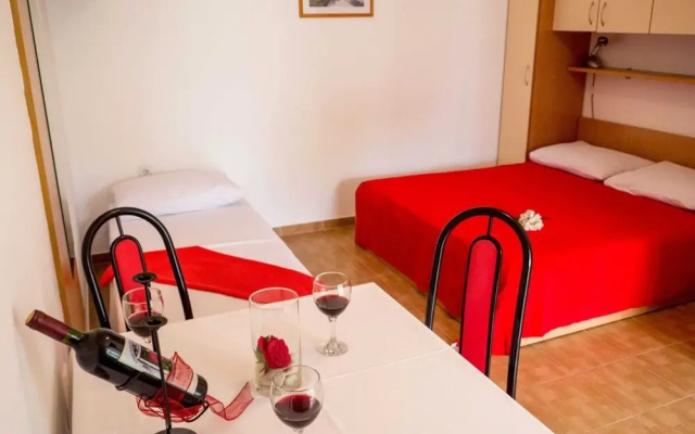 Lovely Holiday Home in Pakostane With Swimming Pool