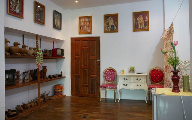 Chalong Homestay